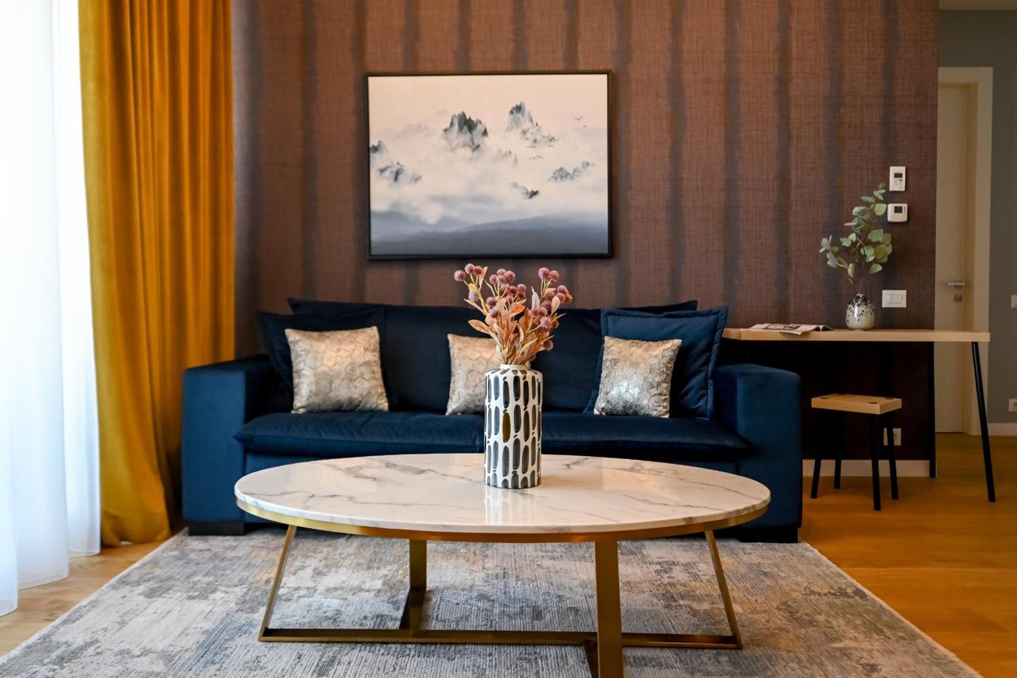 One Verdi Park Exclusive Apartments - Panoramic View & Private Parking ブカレスト エクステリア 写真