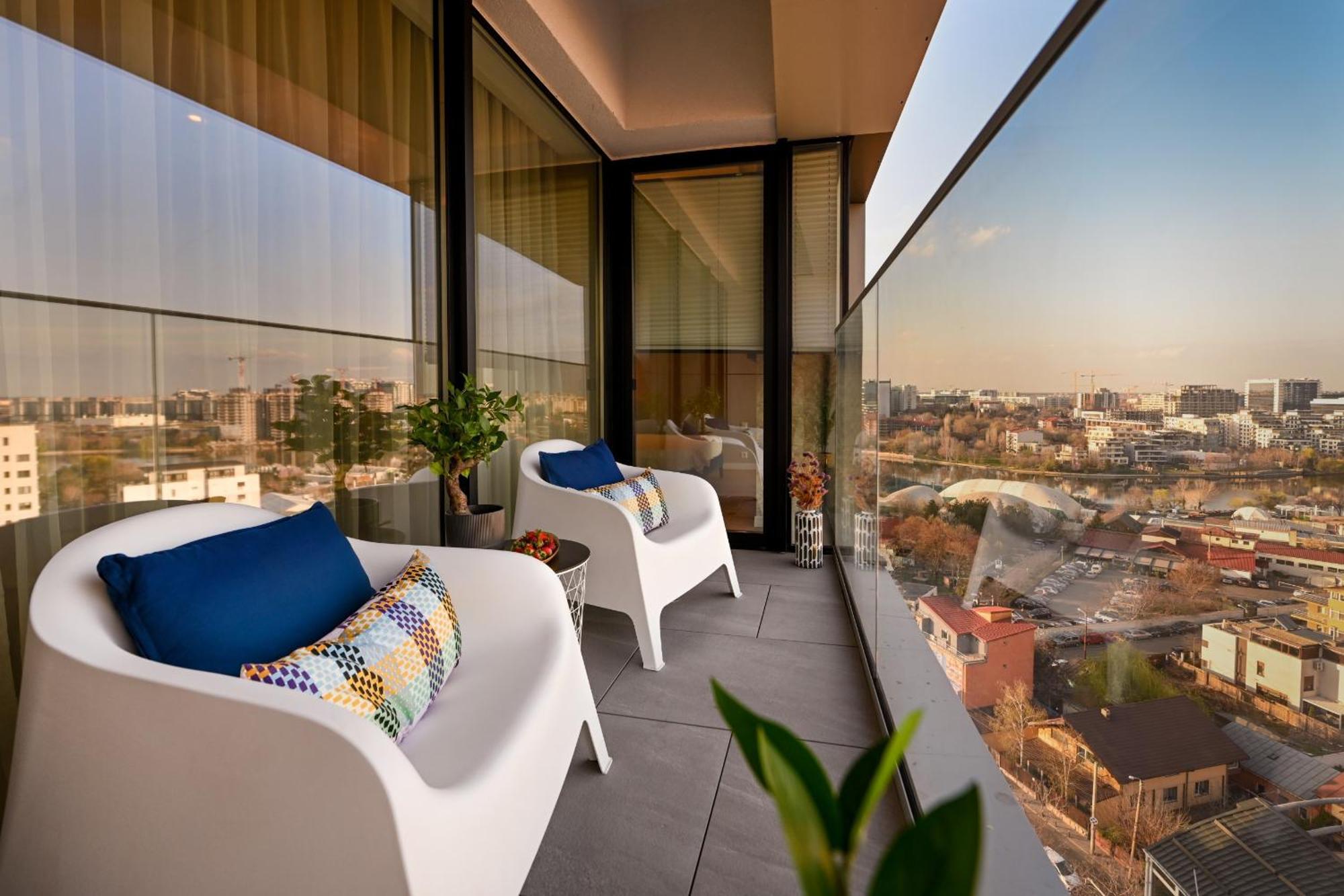 One Verdi Park Exclusive Apartments - Panoramic View & Private Parking ブカレスト エクステリア 写真