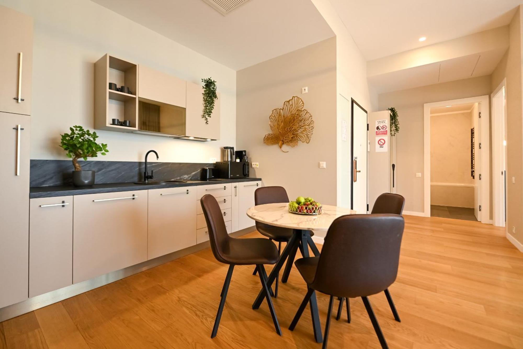 One Verdi Park Exclusive Apartments - Panoramic View & Private Parking ブカレスト 部屋 写真