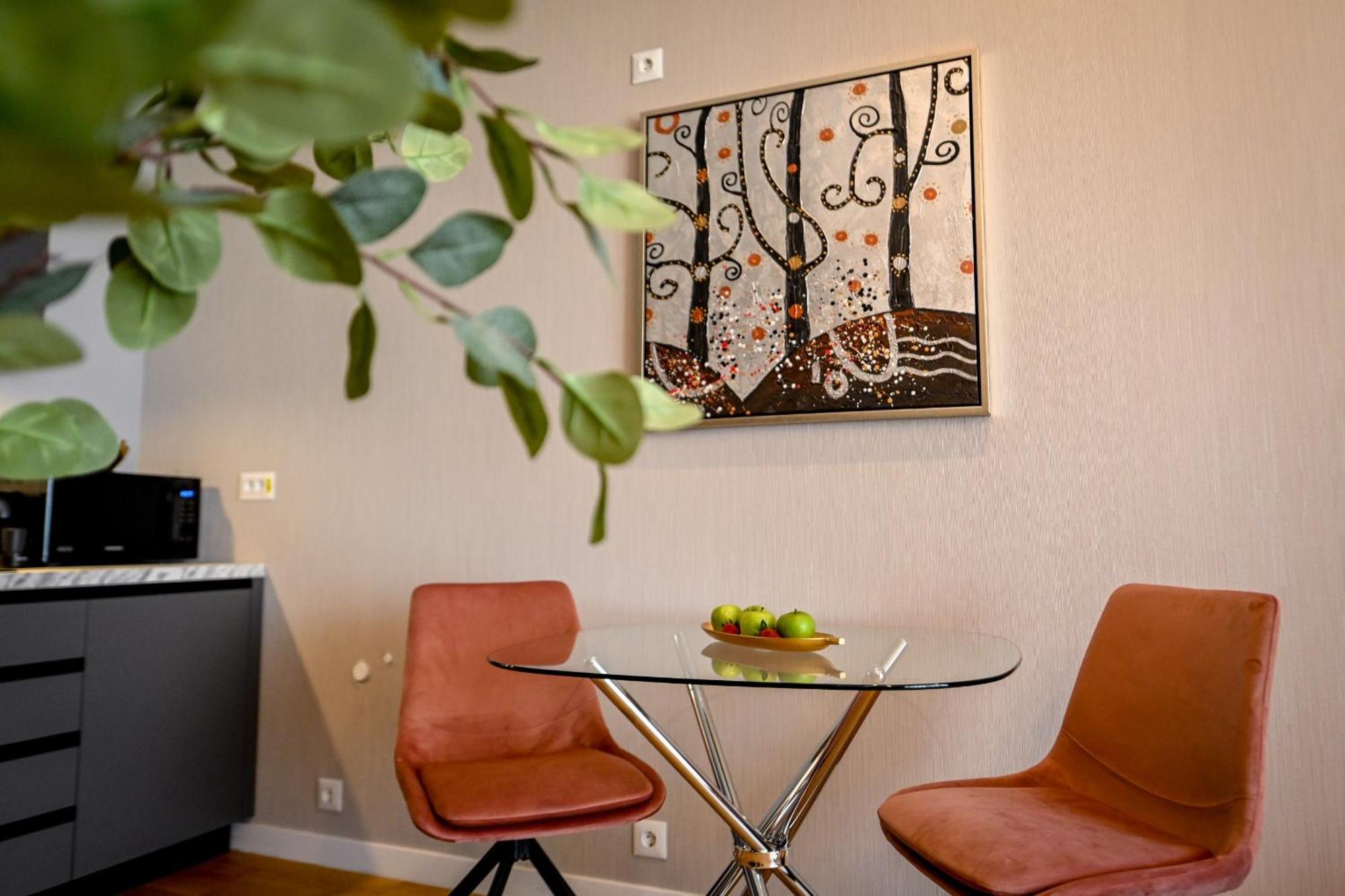 One Verdi Park Exclusive Apartments - Panoramic View & Private Parking ブカレスト 部屋 写真