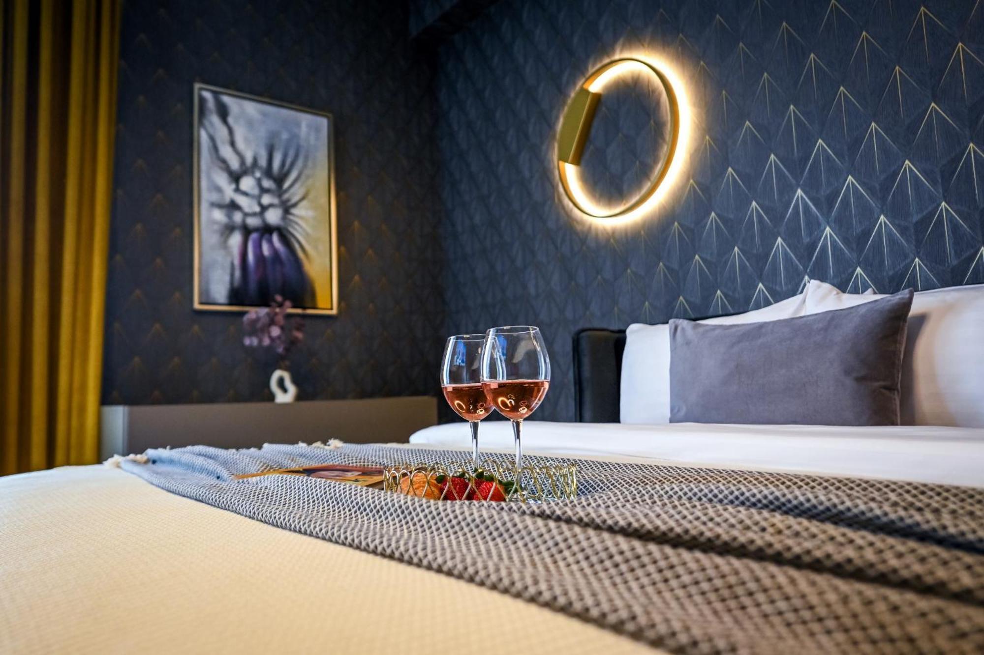 One Verdi Park Exclusive Apartments - Panoramic View & Private Parking ブカレスト 部屋 写真
