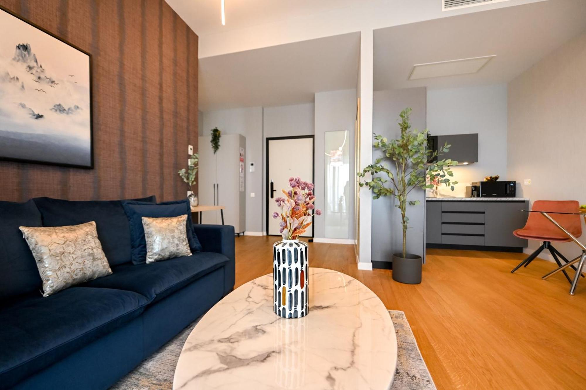 One Verdi Park Exclusive Apartments - Panoramic View & Private Parking ブカレスト 部屋 写真